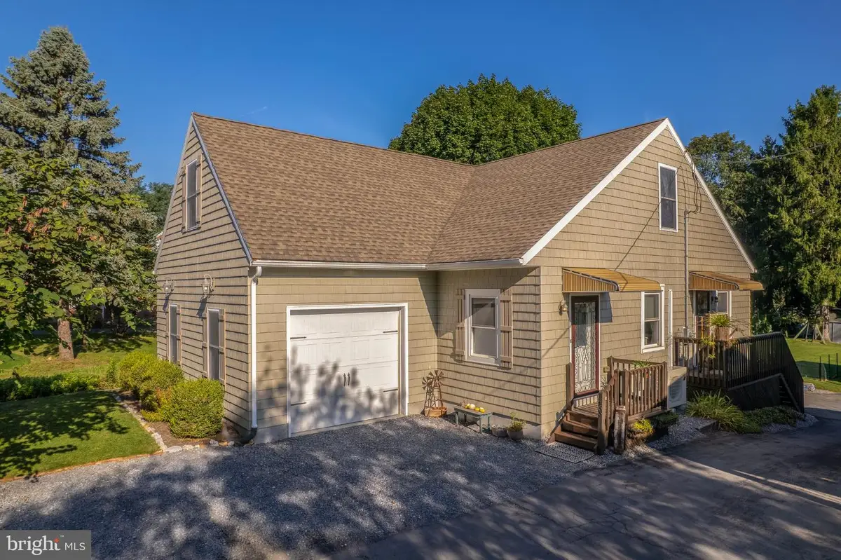469 Roxbury Rd, Shippensburg, PA 17257 - #1