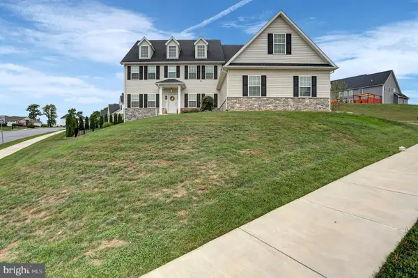 368 Delanie Dr, GREENCASTLE, PA 17225