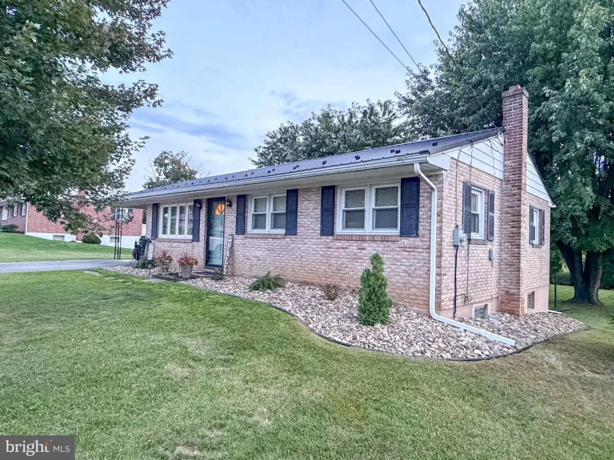 1250 Marvern Dr W, Chambersburg, PA 17202 - #1
