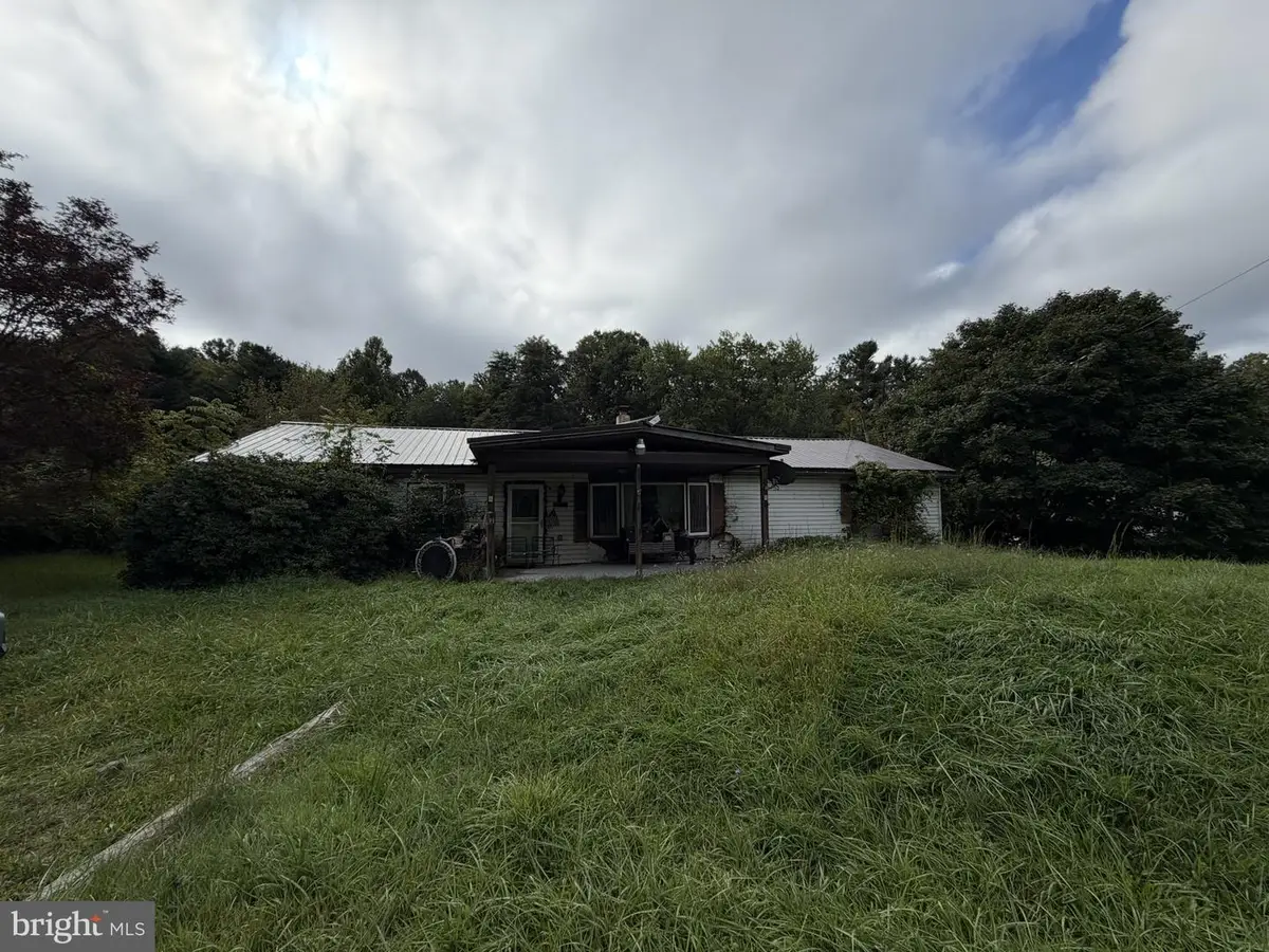 11682 Loop Rd, Fayetteville, PA 17222 - #1