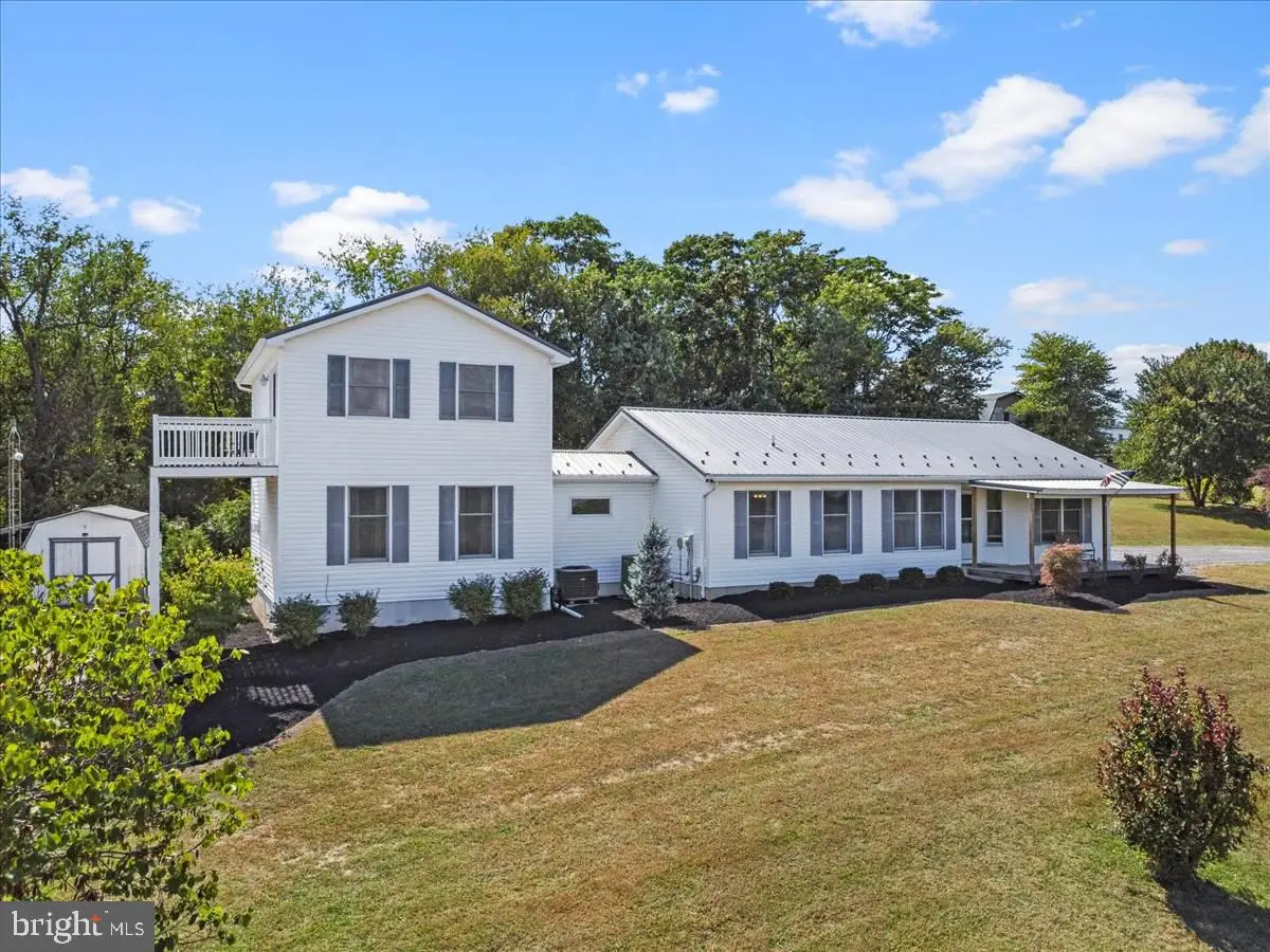 5190 Bino Rd, Greencastle, PA 17225 - #1