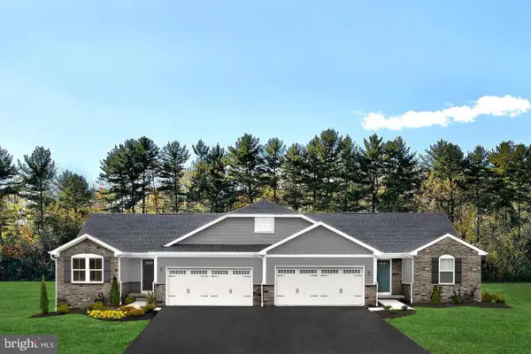 724 Mina Circle, GREENCASTLE, PA 17225