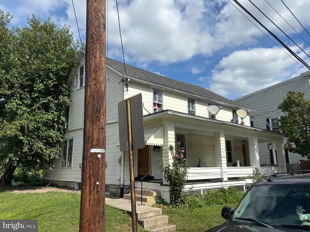 375 & 377 E King St, Chambersburg, PA 17201 - #1