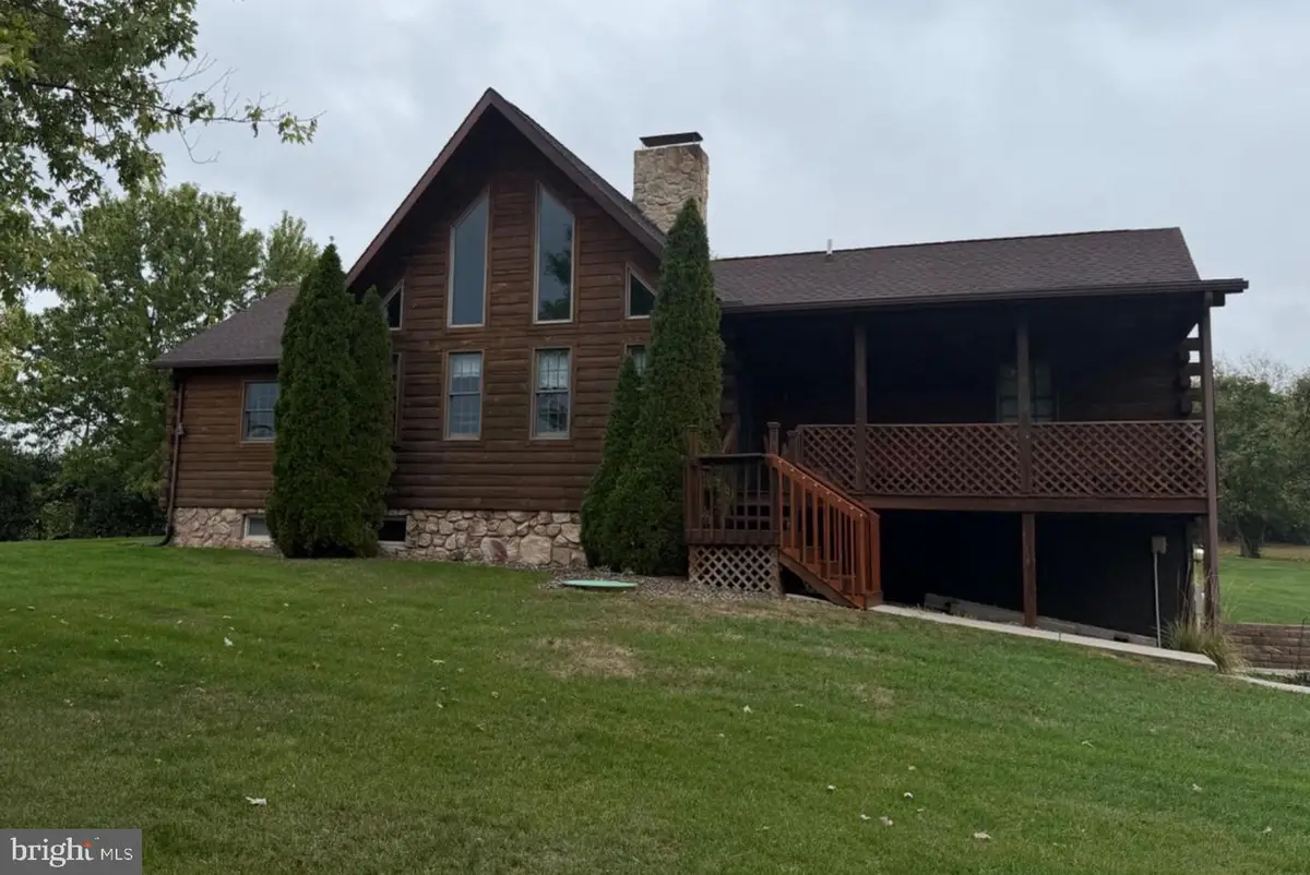 8903 Kuhn Rd, Greencastle, PA 17225 - #1