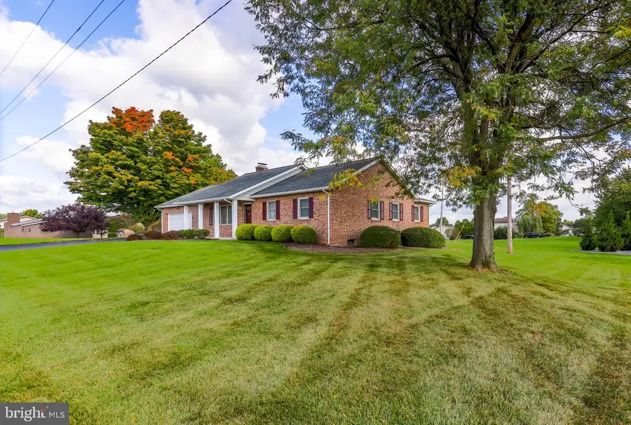 328 Mill Rd, Chambersburg, PA 17201 - #2