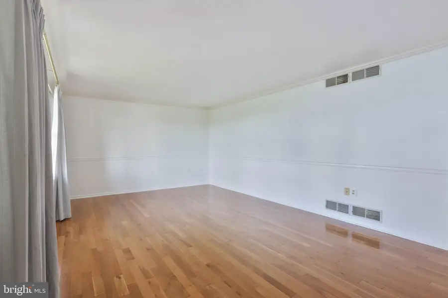 328 Mill Rd, Chambersburg, PA 17201 - #3