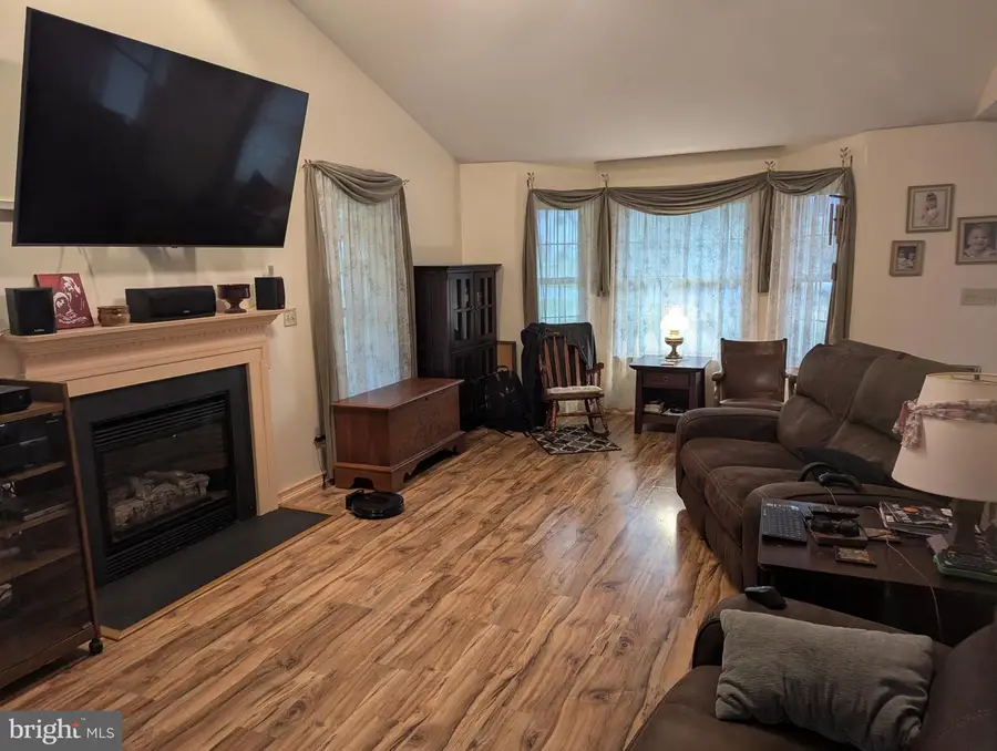 180 N Blackberry Ln, Fayetteville, PA 17222 - #3
