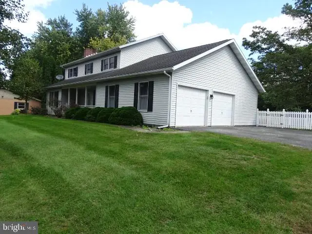 438 Larkspur Ln, Chambersburg, PA 17202 - #3