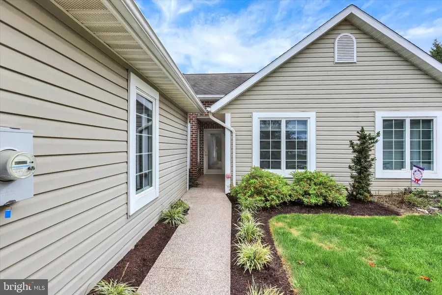 2334 Aronimink Cir, Fayetteville, PA 17222 - #2