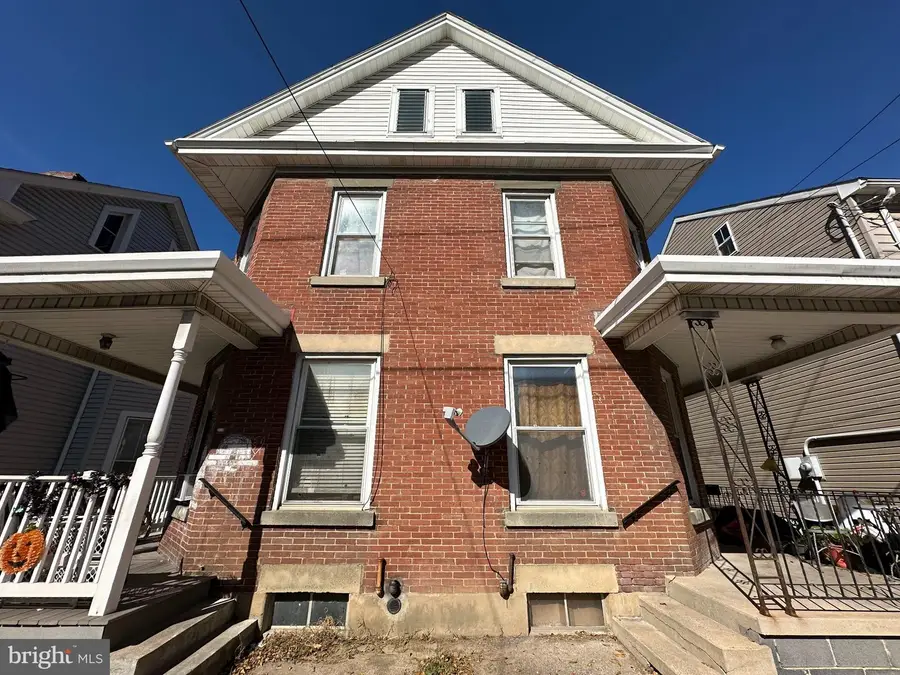 108 N Church St, Waynesboro, PA 17268 - #3