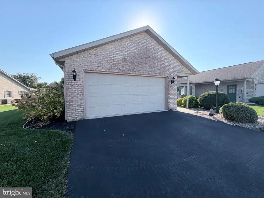 312 Sunbrook Dr, Chambersburg, PA 17201 - #2