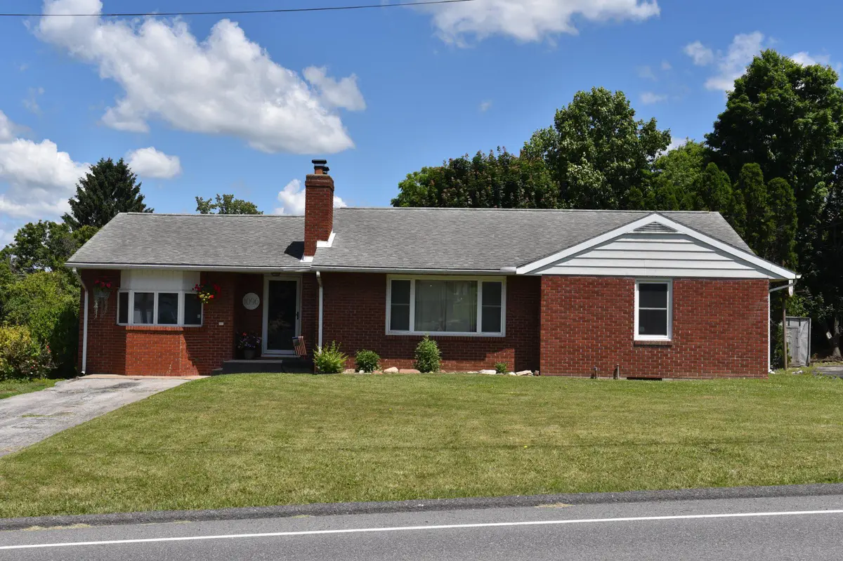 1096 Lincoln Way E, McConnellsburg, PA 17233 - #1
