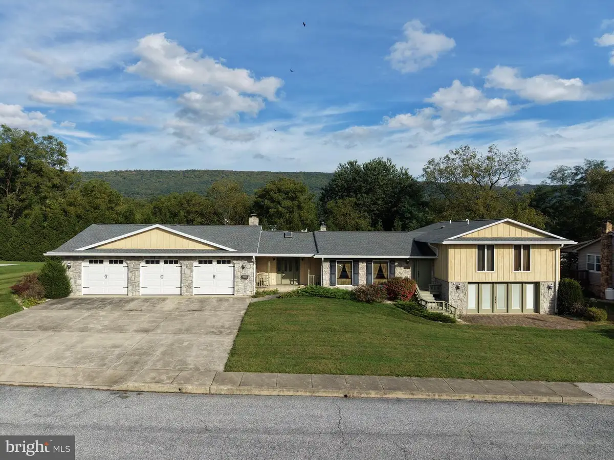526 N 5th St, McConnellsburg, PA 17233 - #1