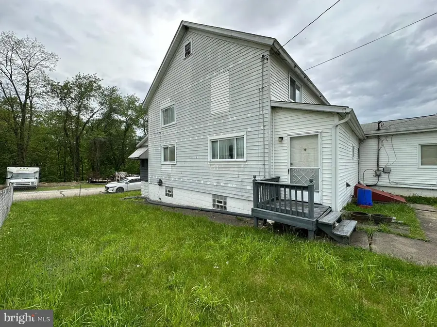 1161 1st St, Grindstone, PA 15442 - #3