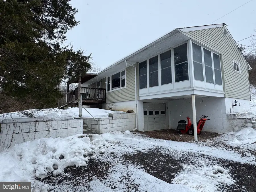 11070 Creekside Dr, Huntingdon, PA 16652 - #2