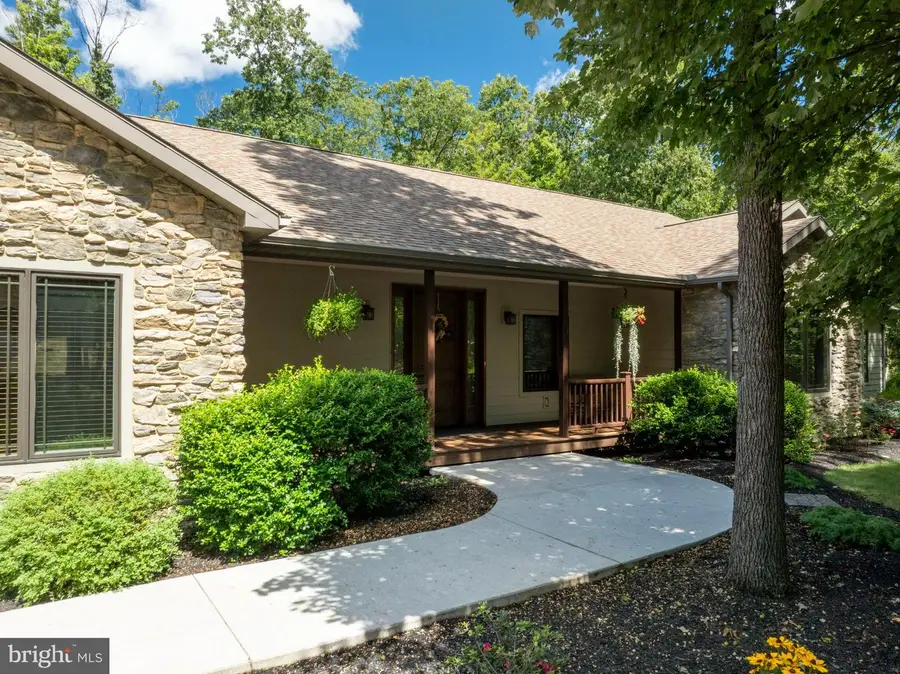 12946 Lakeland Dr, Hesston, PA 16647 - #2