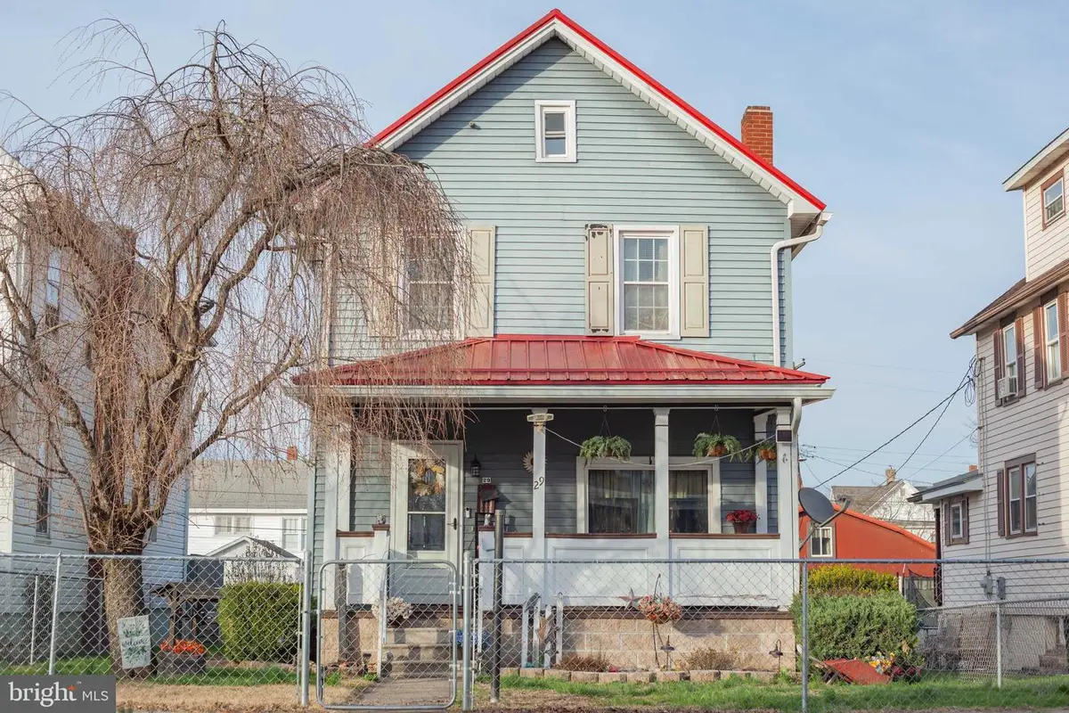 29 E Milford St, Mount Union, PA 17066 - #1