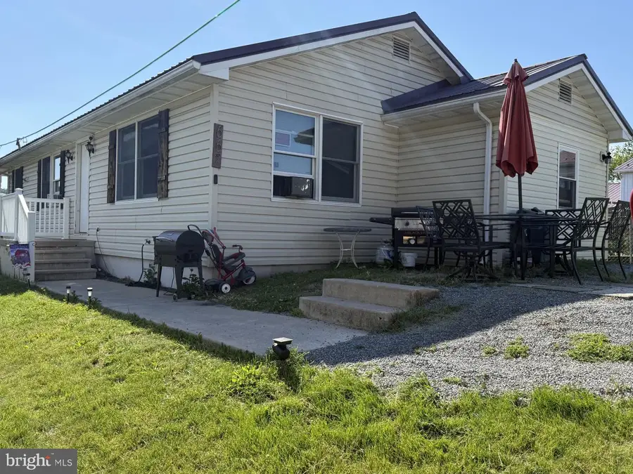 667 Cromwell St, Orbisonia, PA 17243 - #3