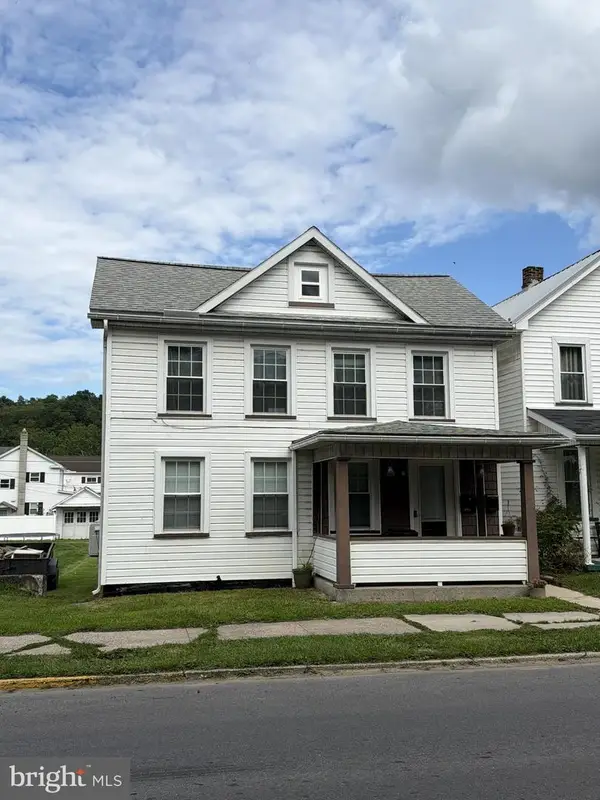 1427 Moore St, HUNTINGDON, PA 16652