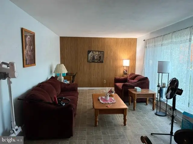 33 W Main St, Thompsontown, PA 17094 - Image #3