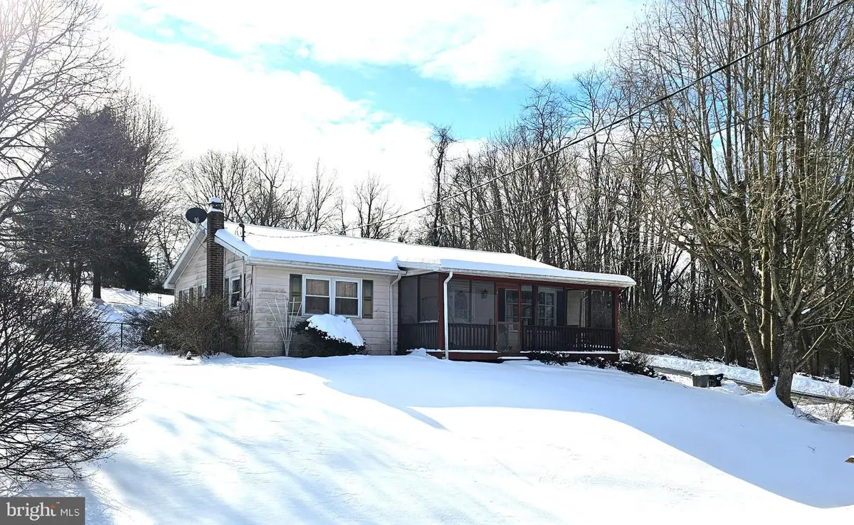 91 W Ridge Ave, Mifflintown, PA 17059 - Image #1