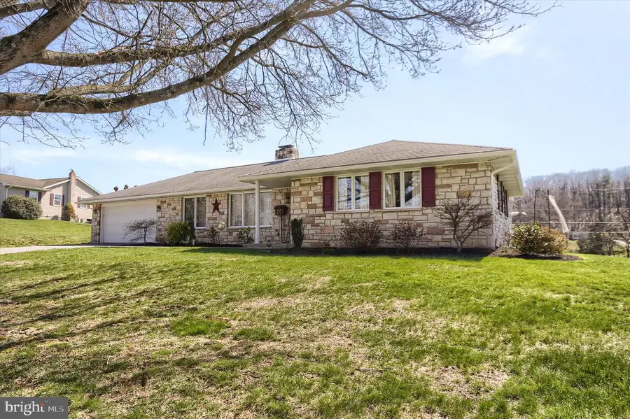 162 Oak Dr, Thompsontown, PA 17094 - #3