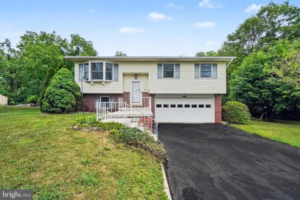 90 Pine Maple St, MC ALISTERVILLE, PA 17049