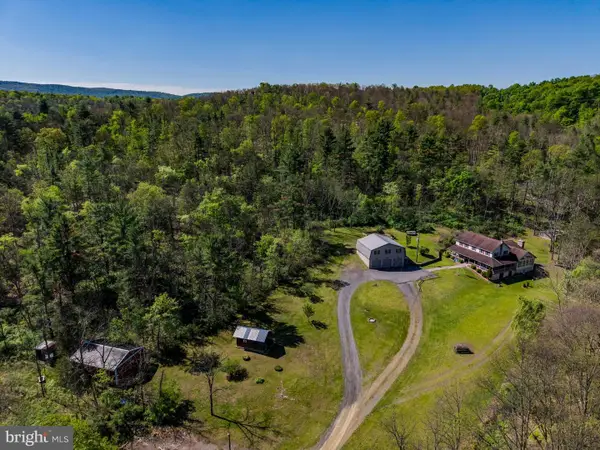 2582 Middle Rd, HONEY GROVE, PA 17035
