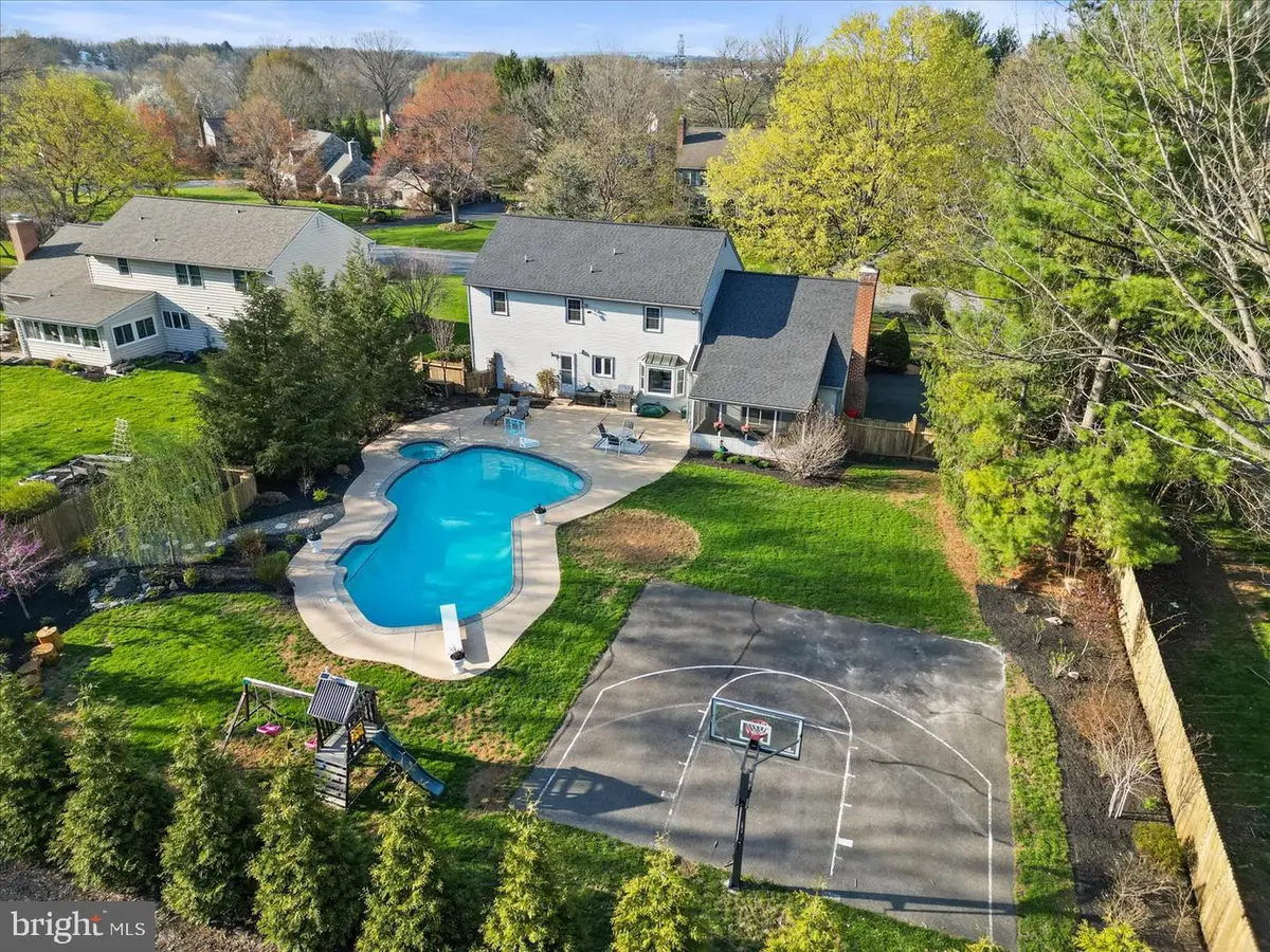 442 Wetherburn Dr, Lancaster, PA 17601 - Image #1