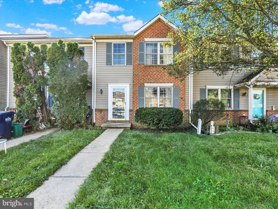 2318 Morris Dr, East Petersburg, PA 17520 - Image #2