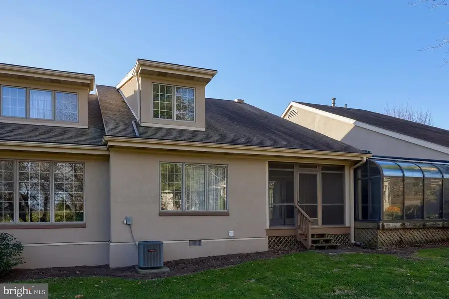 211 Willow Valley Dr, Lancaster, PA 17602 - Image #2