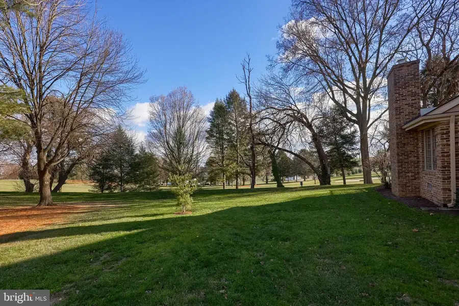 211 Willow Valley Dr, Lancaster, PA 17602 - Image #3