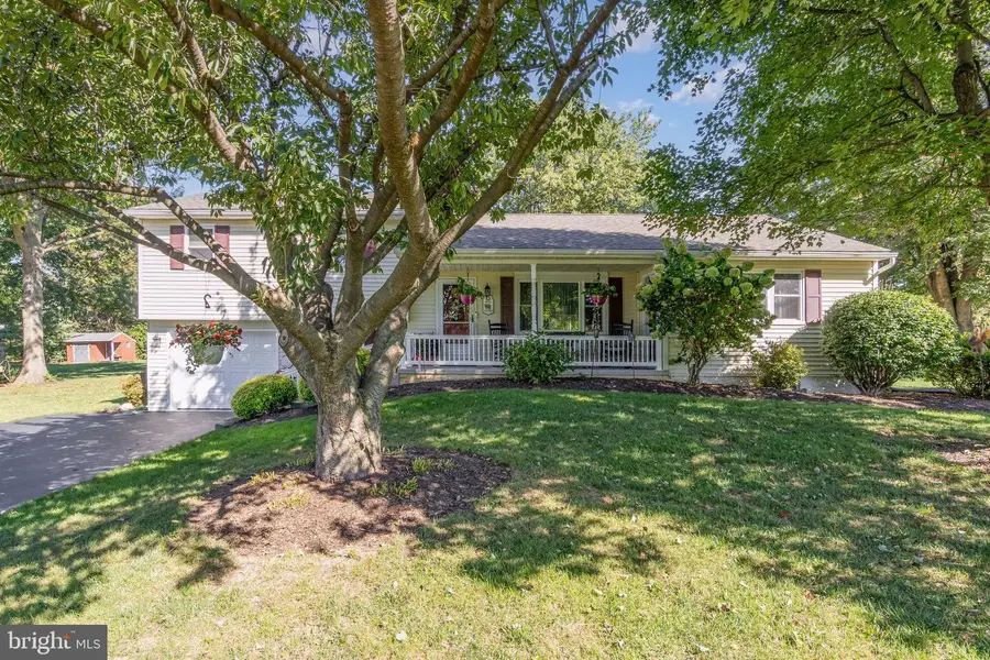 521 Bernhard Ave, Mount Joy, PA 17552 - Image #2