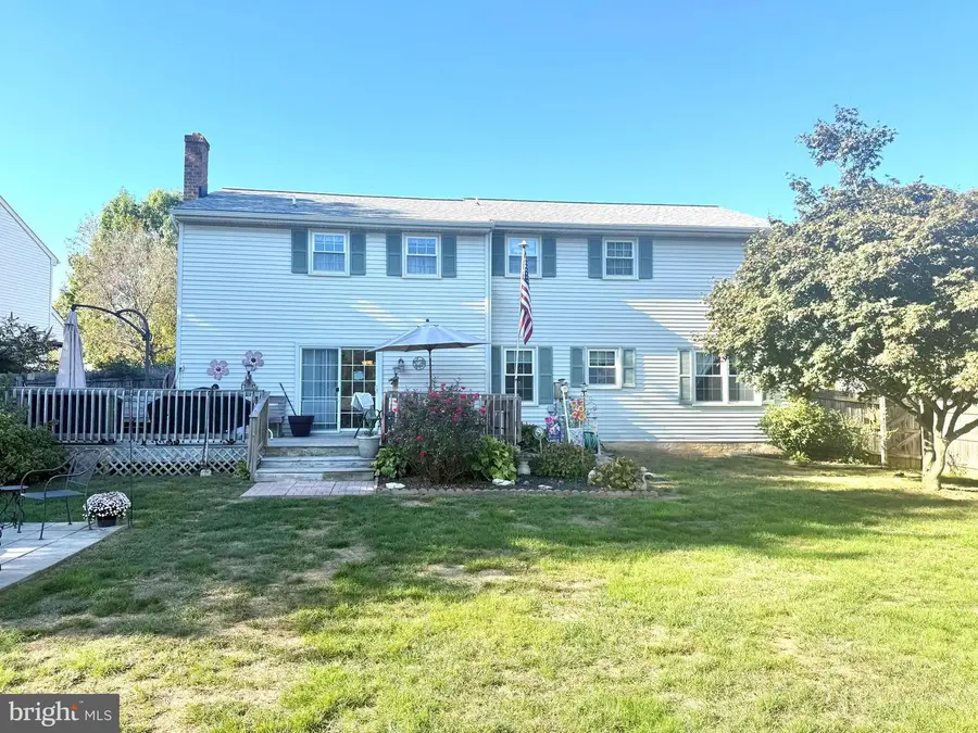 14 Hazelwood Cir, Ephrata, PA 17522 - Image #2