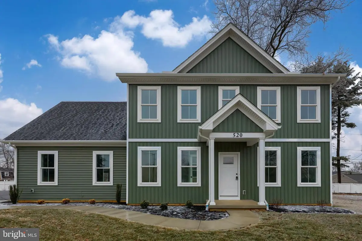 520 Woodcrest Ave, Lititz, PA 17543 - Image #1