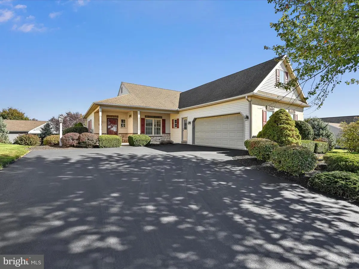 538 Brookshire Ave, Manheim, PA 17545 - Image #1