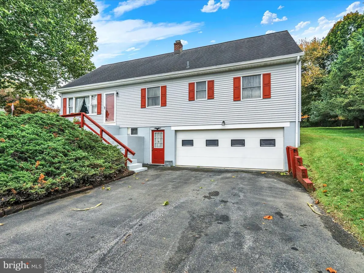 2 Bunny Ln, Willow Street, PA 17584 - Image #1