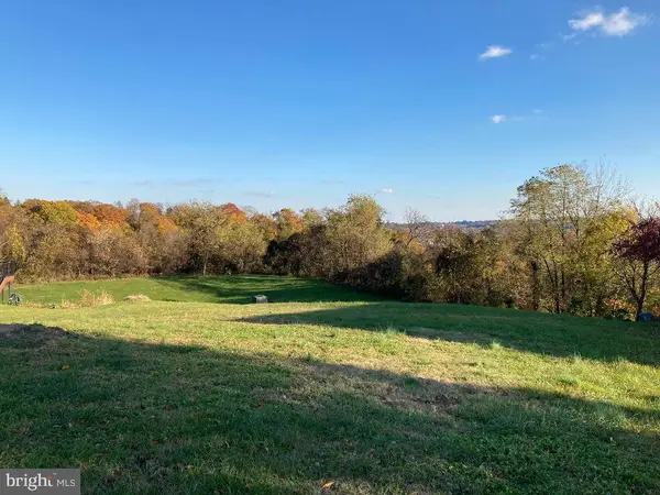 725 Chickies Dr, COLUMBIA, PA 17512