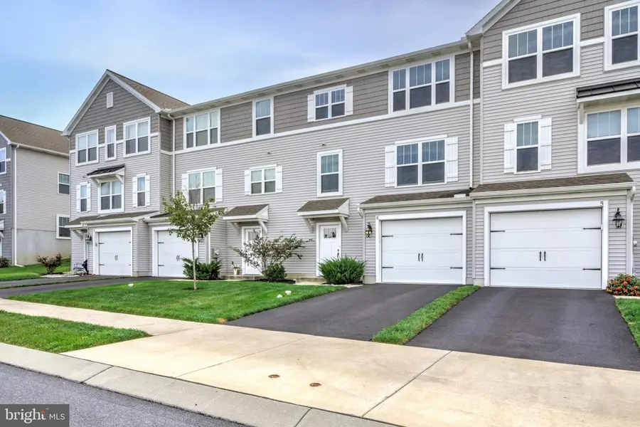 6 Southside Dr, Willow Street, PA 17584 - Image #2