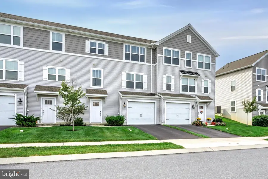 6 Southside Dr, Willow Street, PA 17584 - Image #3