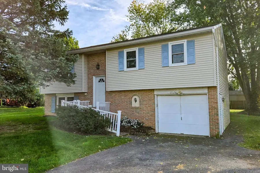 2322 Hershey Ave, East Petersburg, PA 17520 - Image #2