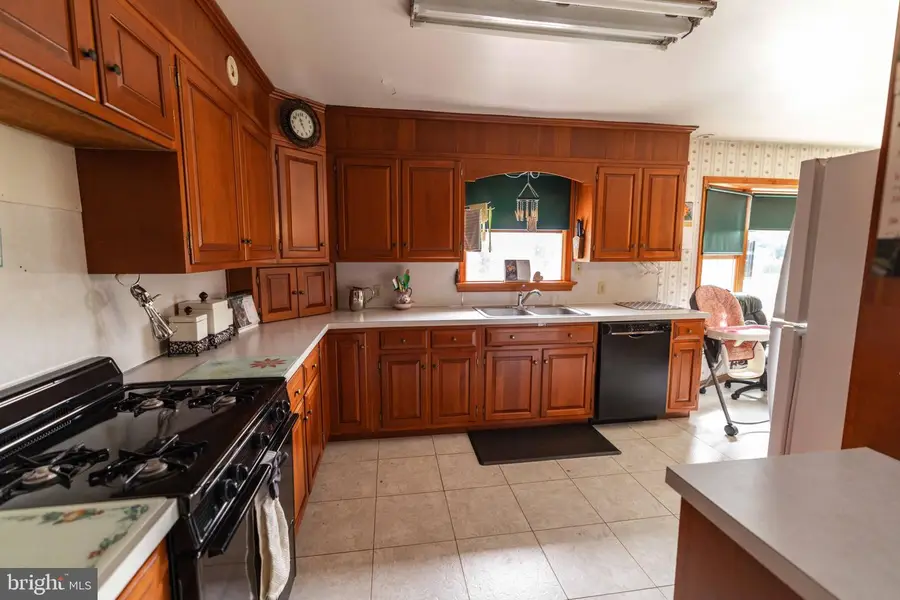 425 Mill Creek Rd, Bird In Hand, PA 17505 - Image #3