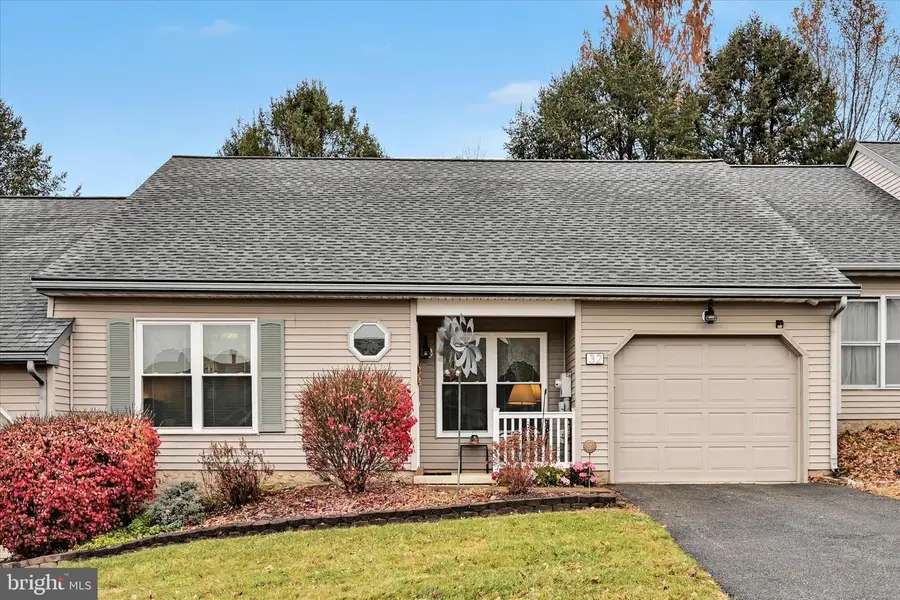 32 Knollwood Rd, Millersville, PA 17551 - Image #2