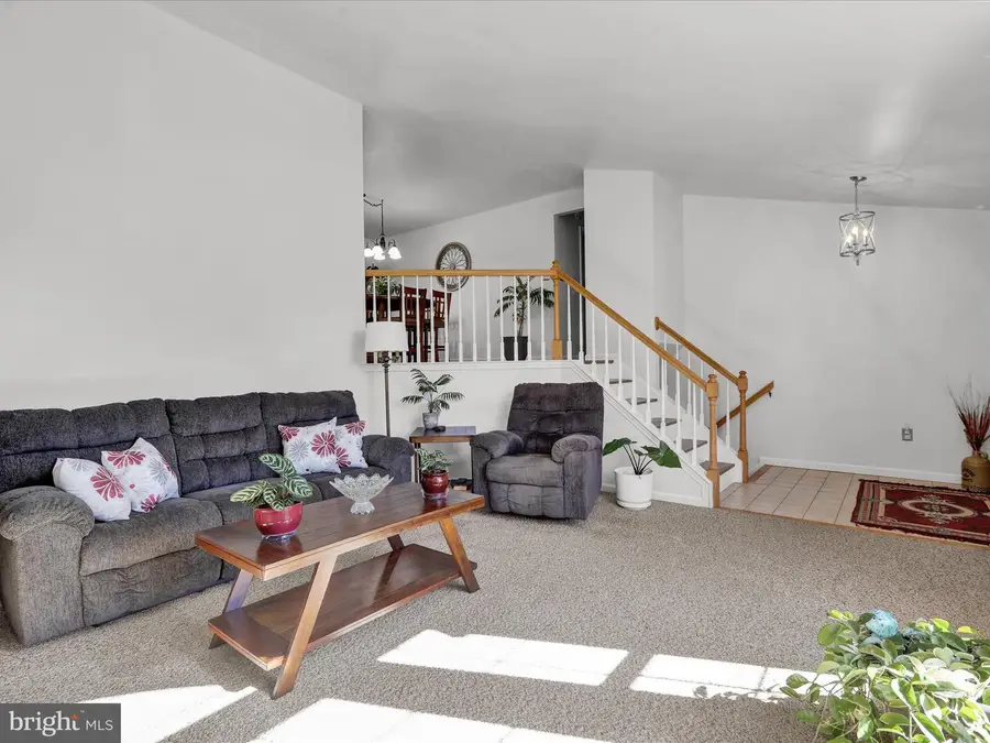 106 Westview Dr, Akron, PA 17501 - Image #3