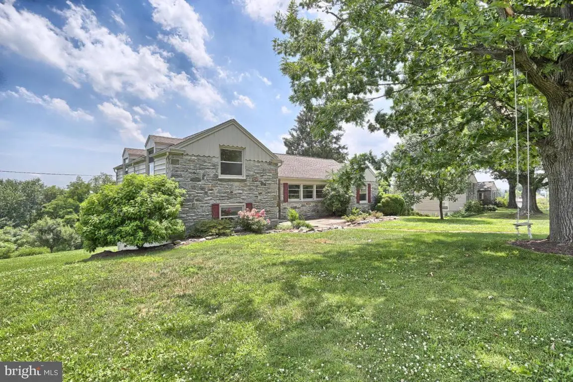 260 Blossom Hill Dr, Lancaster, PA 17601 - Image #1