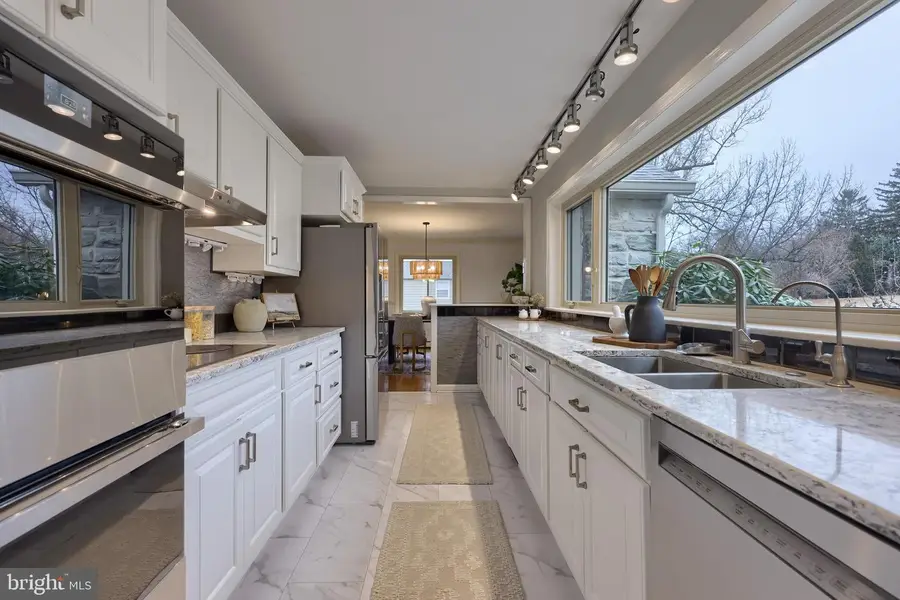 260 Blossom Hill Dr, Lancaster, PA 17601 - Image #3