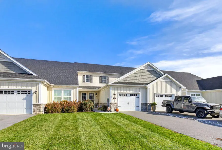 113 Copperstone Ct, Millersville, PA 17551 - Image #3