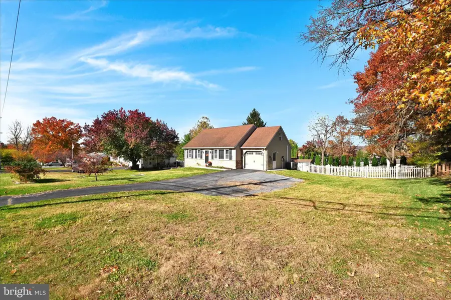 1568 N Reading Rd, Stevens, PA 17578 - Image #2