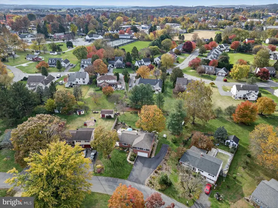 2523 Mayfair Dr, Lancaster, PA 17603 - Image #2