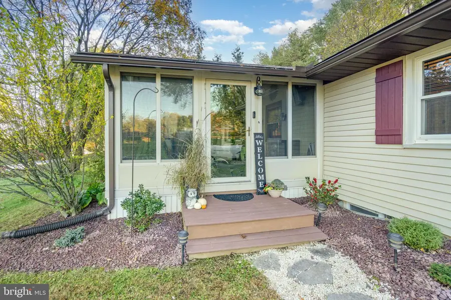 212 Erb Ave, Willow Street, PA 17584 - Image #2